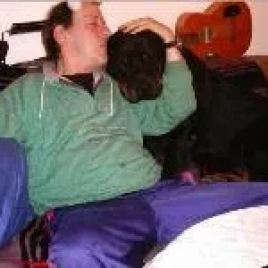 Hundis zu Hause und im Schnee klein.jpg